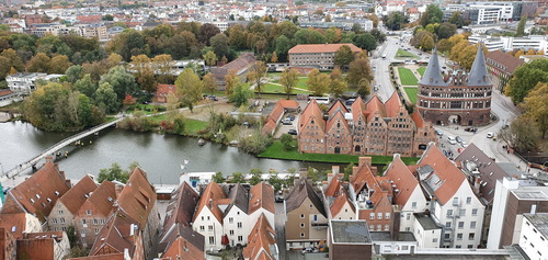 Lübeck - Altstadt, Salzspeicher, Holstentor